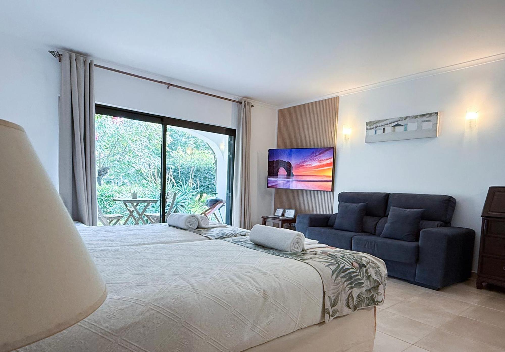 Coastal Retreat With Pool And Beach Access By Drago Rentals Albufeira Buitenkant foto