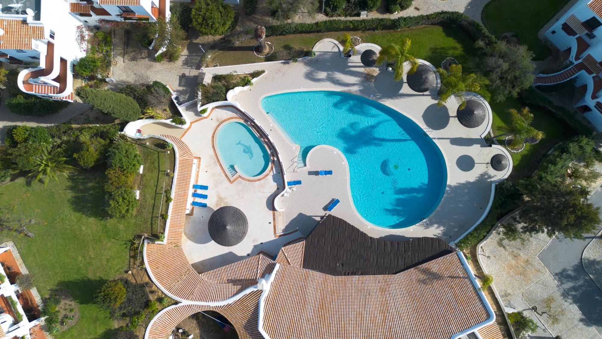 Coastal Retreat With Pool And Beach Access By Drago Rentals Albufeira Buitenkant foto